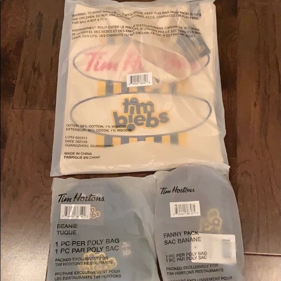 Limited Edition Tim Hortons Bieber Gear Set - Picture 2 of 6